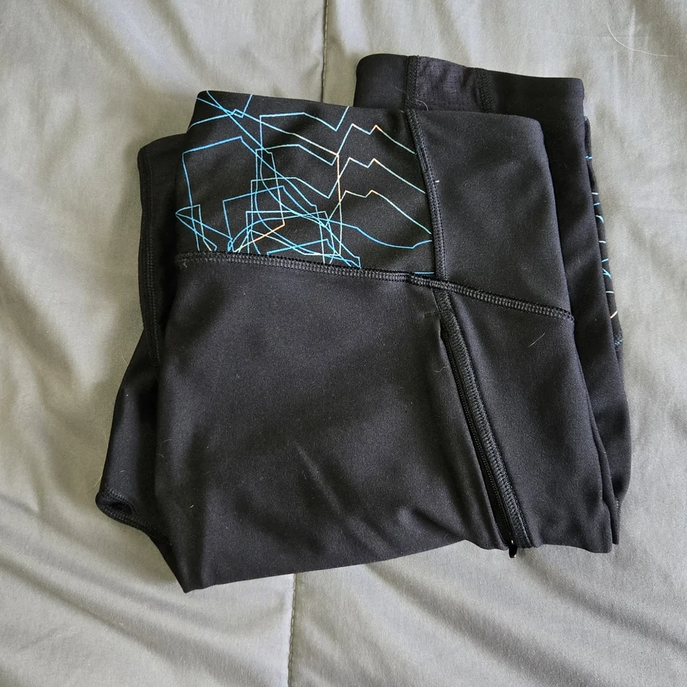Under Armour Black Compression Leggings - Picture 3 of 5